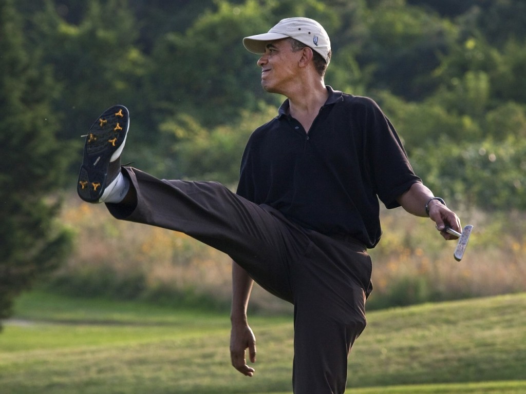 Barack_Obama_playing_golf-e1361210842844-1280x9601